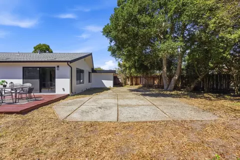 Exterior - 511 Cedar St, Aptos, CA 95003 photo 4 of 8