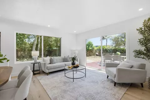 Living - 511 Cedar St, Aptos, CA 95003 photo 3 of 3