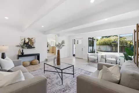 Living - 511 Cedar St, Aptos, CA 95003 photo 2 of 3