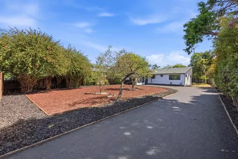 Exterior - 511 Cedar St, Aptos, CA 95003 photo 7 of 8