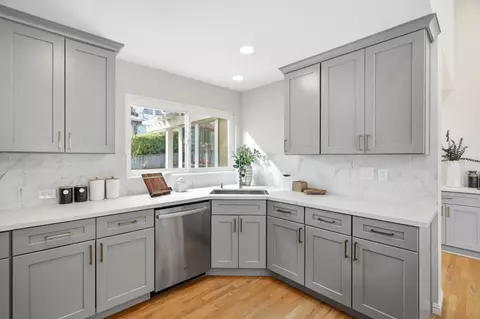 Kitchen - 10140 Hillcrest Rd, Cupertino, CA 95014 photo 4 of 5