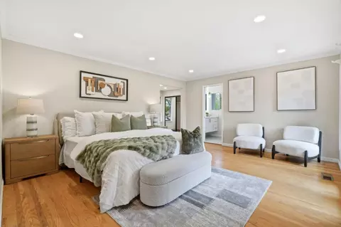Bedroom - 10140 Hillcrest Rd, Cupertino, CA 95014 photo 4 of 7