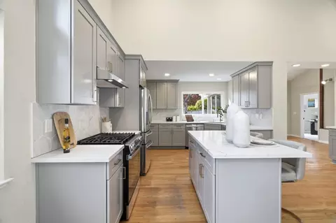 Kitchen - 10140 Hillcrest Rd, Cupertino, CA 95014 photo 2 of 5