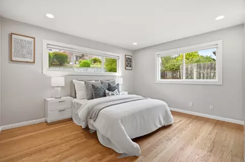 Bedroom - 10140 Hillcrest Rd, Cupertino, CA 95014 photo 3 of 7