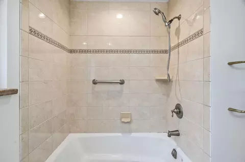 Bath - 10140 Hillcrest Rd, Cupertino, CA 95014 photo 2 of 4