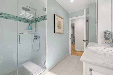 Bath - 121 Victor Ave, Campbell, CA 95008 photo 3 of 5