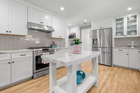 Kitchen - 121 Victor Ave, Campbell, CA 95008 photo 5 of 6