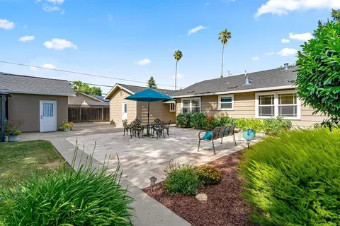 Exterior - 121 Victor Ave, Campbell, CA 95008 photo 16 of 18