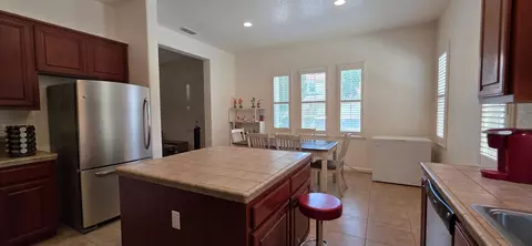 Kitchen - 9403 Vintner Cir, Patterson, CA 95363 photo 3 of 4