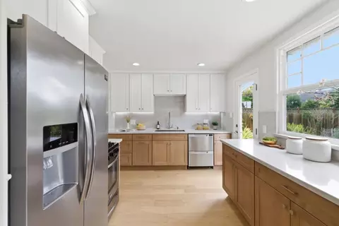 Kitchen - 1112 Escalero Ave, Pacifica, CA 94044 photo 2 of 8