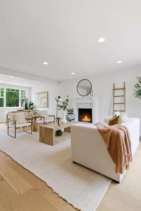 Living - 1112 Escalero Ave, Pacifica, CA 94044 photo 2 of 5