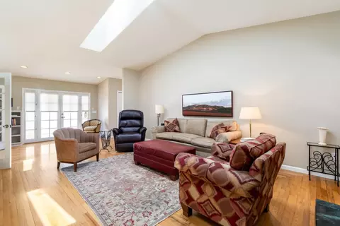 Living - 932 Monterey Cir, Monterey, CA 93940 photo 1 of 2