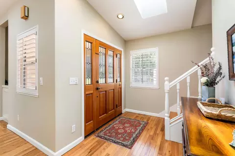 Entry Way - 932 Monterey Cir, Monterey, CA 93940 photo 3 of 8