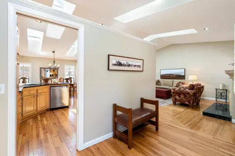 Entry Way - 932 Monterey Cir, Monterey, CA 93940 photo 5 of 8