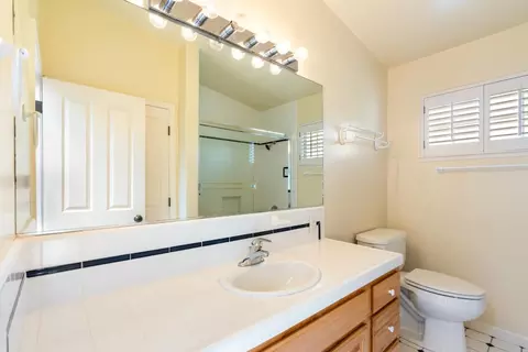 Bath - 932 Monterey Cir, Monterey, CA 93940 photo 4 of 5