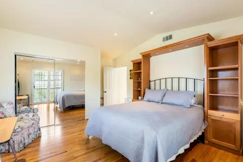 Bedroom - 932 Monterey Cir, Monterey, CA 93940 photo 4 of 4