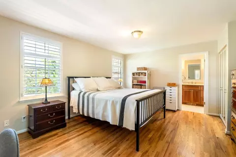 Bedroom - 932 Monterey Cir, Monterey, CA 93940 photo 1 of 4