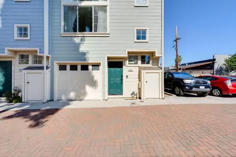979 Pinto Palm Ter 45, Sunnyvale, CA 94087