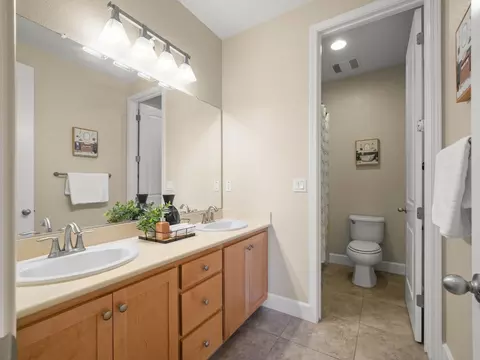 Bath - 131 Caladenia Ln, Milpitas, CA 95035 photo 4 of 9