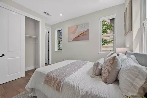 Bedroom - 333 Marquetta Cir, Mountain View, CA 94043 photo 7 of 10