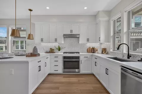 Kitchen - 333 Marquetta Cir, Mountain View, CA 94043 photo 4 of 4