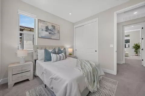 Bedroom - 333 Marquetta Cir, Mountain View, CA 94043 photo 3 of 10