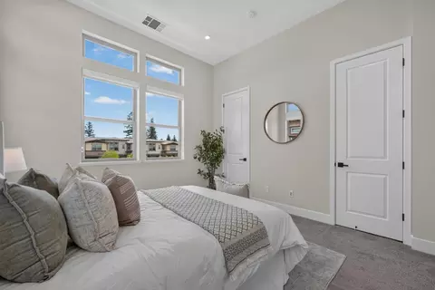 Bedroom - 333 Marquetta Cir, Mountain View, CA 94043 photo 9 of 10