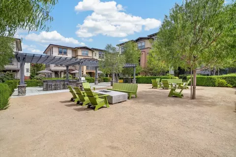 Exterior - 333 Marquetta Cir, Mountain View, CA 94043 photo 9 of 12
