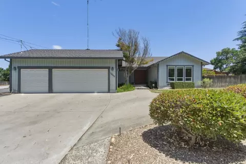1660 Sunnyslope Rd, Hollister, CA 95023