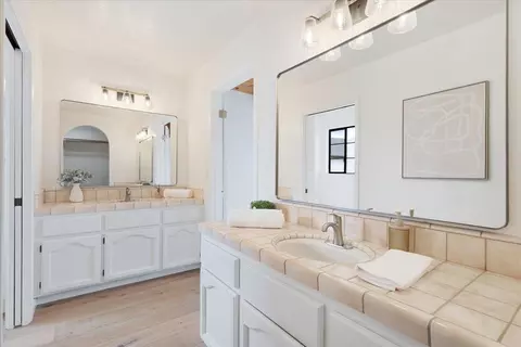Bath - 206 Via Lantana, Aptos, CA 95003 photo 3 of 8