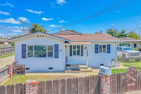 Exterior - 206 Cornwall St, Salinas, CA 93906 photo 2 of 9