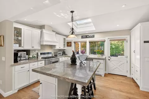 Kitchen - 3970 Leavesley Rd, Gilroy, CA 95020 photo 8 of 10