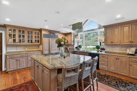 Kitchen - 3970 Leavesley Rd, Gilroy, CA 95020 photo 2 of 10