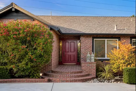 12498 Sumner Dr, Saratoga, CA 95070