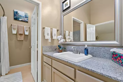 Bath - 2701 Subec Ln, Soquel, CA 95073 photo 3 of 4