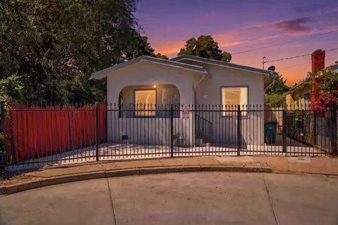 5745 Holway Ct, Oakland, CA 94621