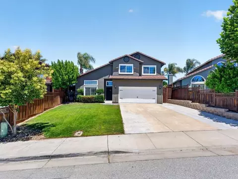 1570 Foxwood St, Hollister, CA 95023