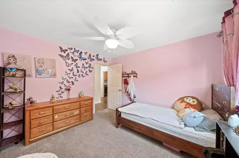 Bedroom - 722 Saint Thomas Pkwy, Redding, CA 96003 photo 6 of 6