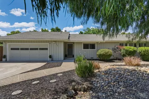 50 Florence Ct, Hollister, CA 95023