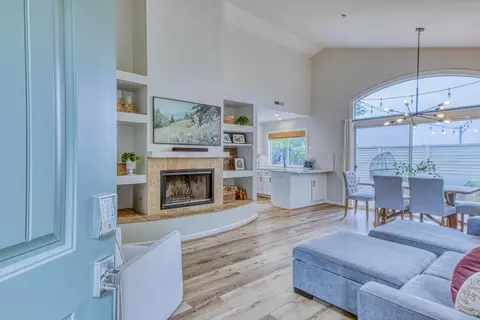 Entry Way - 18209 Stonegate Ct, Salinas, CA 93908 photo 1 of 1