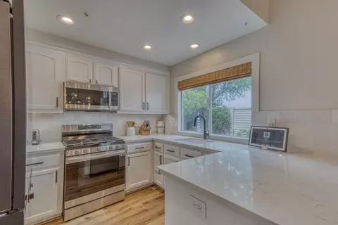 Kitchen - 18209 Stonegate Ct, Salinas, CA 93908 photo 2 of 4