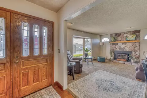 Entry Way - 752 A Middlefield Rd A, Salinas, CA 93906 photo 2 of 3