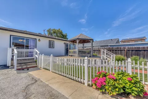 Exterior - 752 A Middlefield Rd A, Salinas, CA 93906 photo 10 of 15