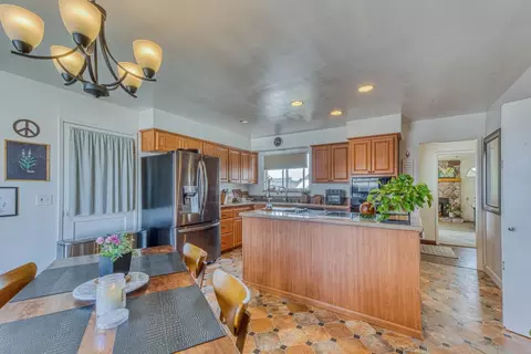 Kitchen - 752 A Middlefield Rd A, Salinas, CA 93906 photo 4 of 4