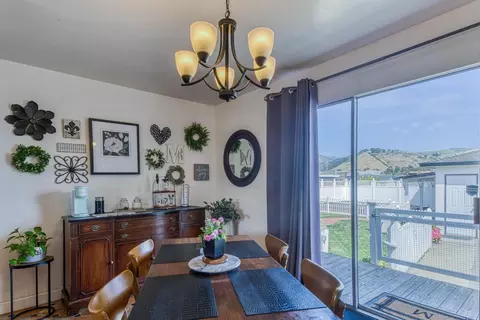 Dining - 752 A Middlefield Rd A, Salinas, CA 93906 photo 2 of 2