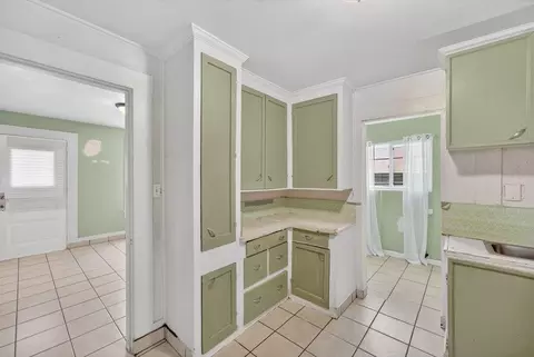 Entry Way - 114 2nd St, Watsonville, CA 95076 photo 2 of 10