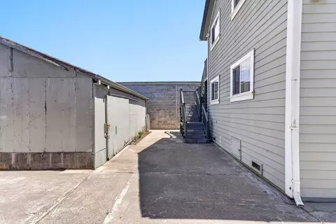 Exterior - 114 2nd St, Watsonville, CA 95076 photo 7 of 8
