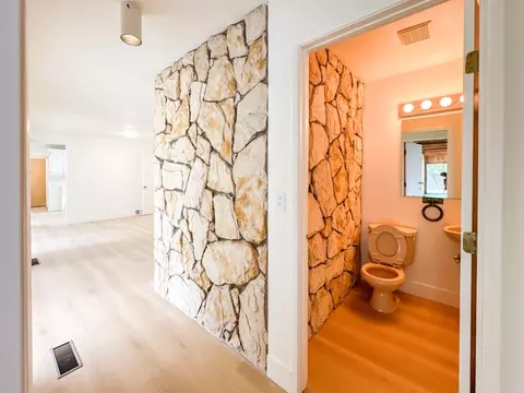 Entry Way - 20521 Upper Hillview Dr, Sonora, CA 95370 photo 1 of 1