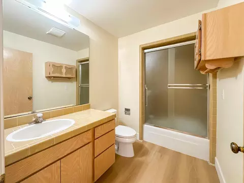 Bath - 20521 Upper Hillview Dr, Sonora, CA 95370 photo 1 of 3