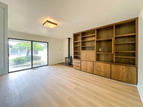 Living - 20521 Upper Hillview Dr, Sonora, CA 95370 photo 1 of 6